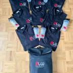 ✨ Junggesellenabschied Special ✨
Für diesen besonderen Anlass durften wir Hemden, Becher und einen Rucksack individuell gestalten.
Perfekt abgestimmt für einen unvergesslichen JGA mit ganz viel Persönlichkeit!